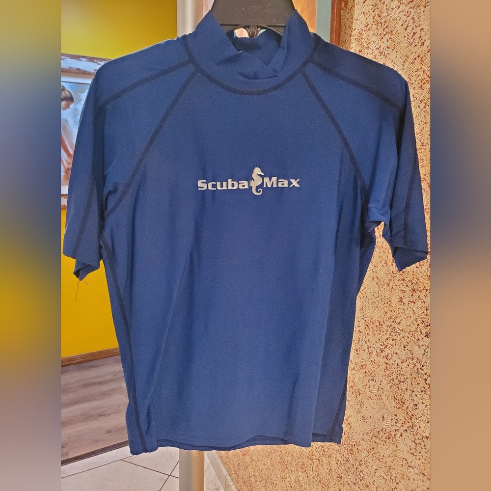 Diving top